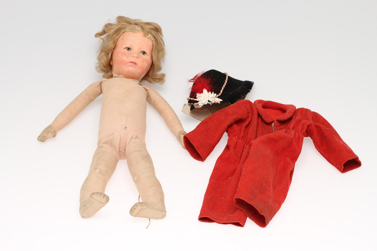 TYGDOCKA med papier-maché-huvud KÄTHE KRUSE 1940-tal.