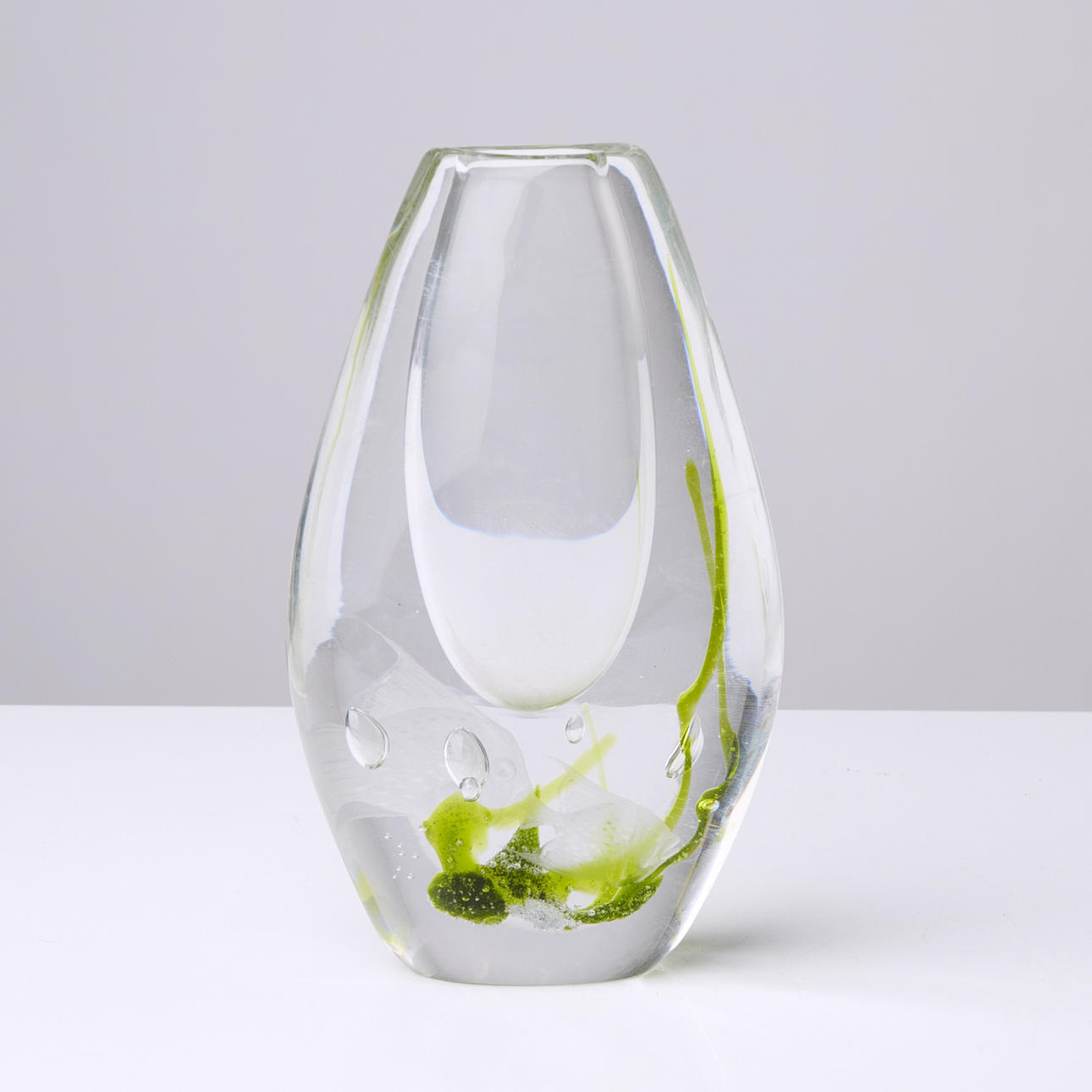 VICKE LINDSTRAND. Vase "Seaweed".