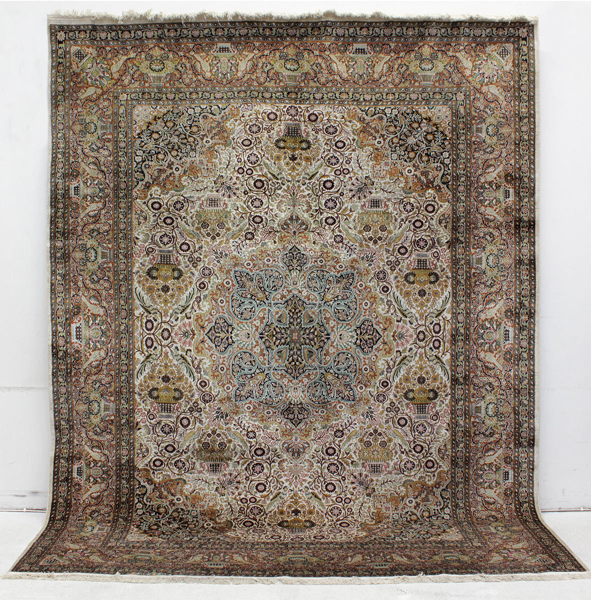 MATTA, silke, Figural Kashmir, 360 x 247 cm.