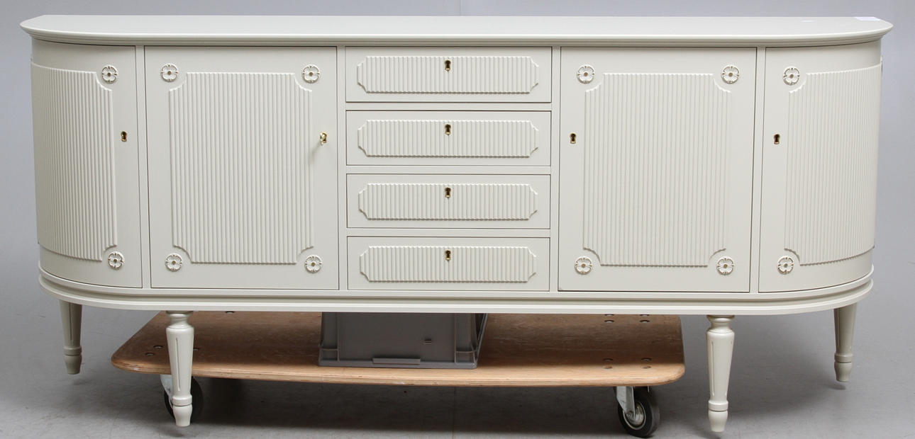 SIDEBOARD, Gustaviansk stil, 1900-talets andra hälft.