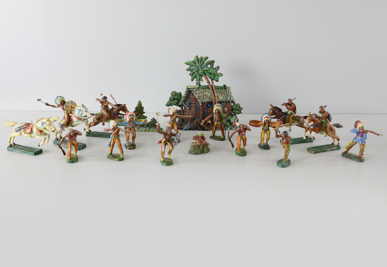 ELASTOLINE FIGUREN, 19 Stück, O&M Hauser, Deutschland, Indianer, Mitte des 20. Jahrhunderts.