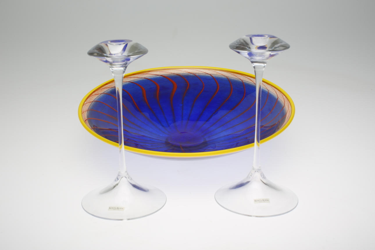 GLASFÖREMÅL, 3 stycken Kosta-Boda.