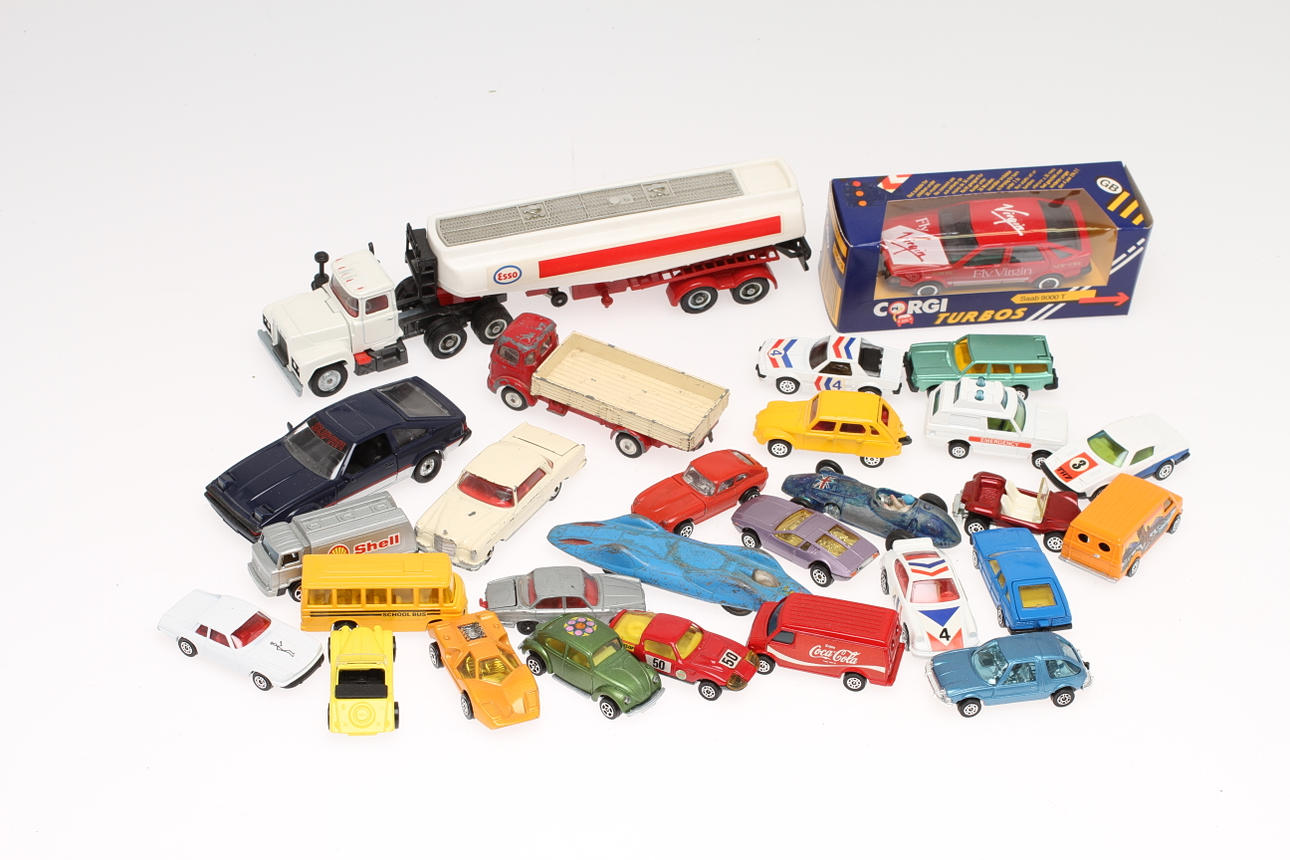MODELLBILAR cirka 25 stycken mest CORGI TOYS CORGI JUNIOR.