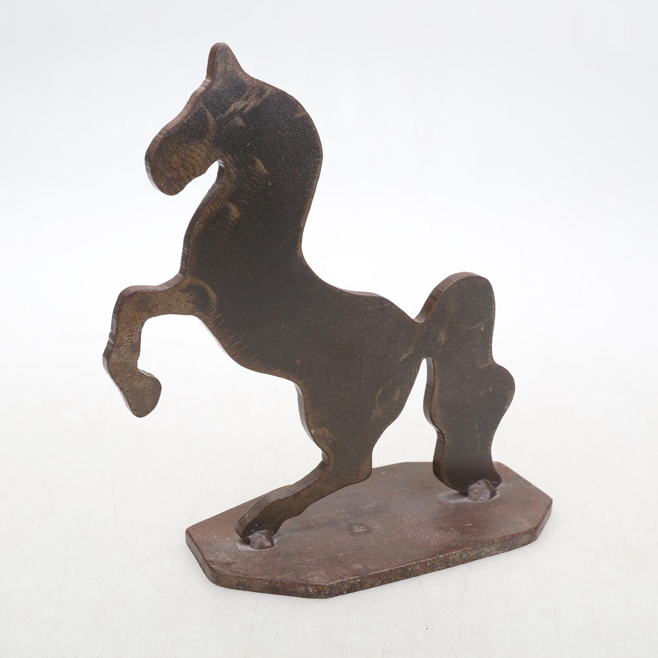 HÄST, siluett i metall.