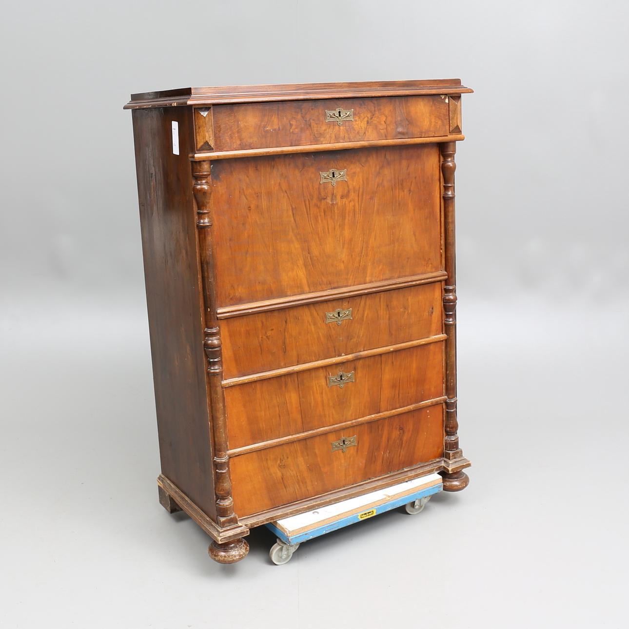 CHIFFONJÉ, nyrenässans, 1880-tal.