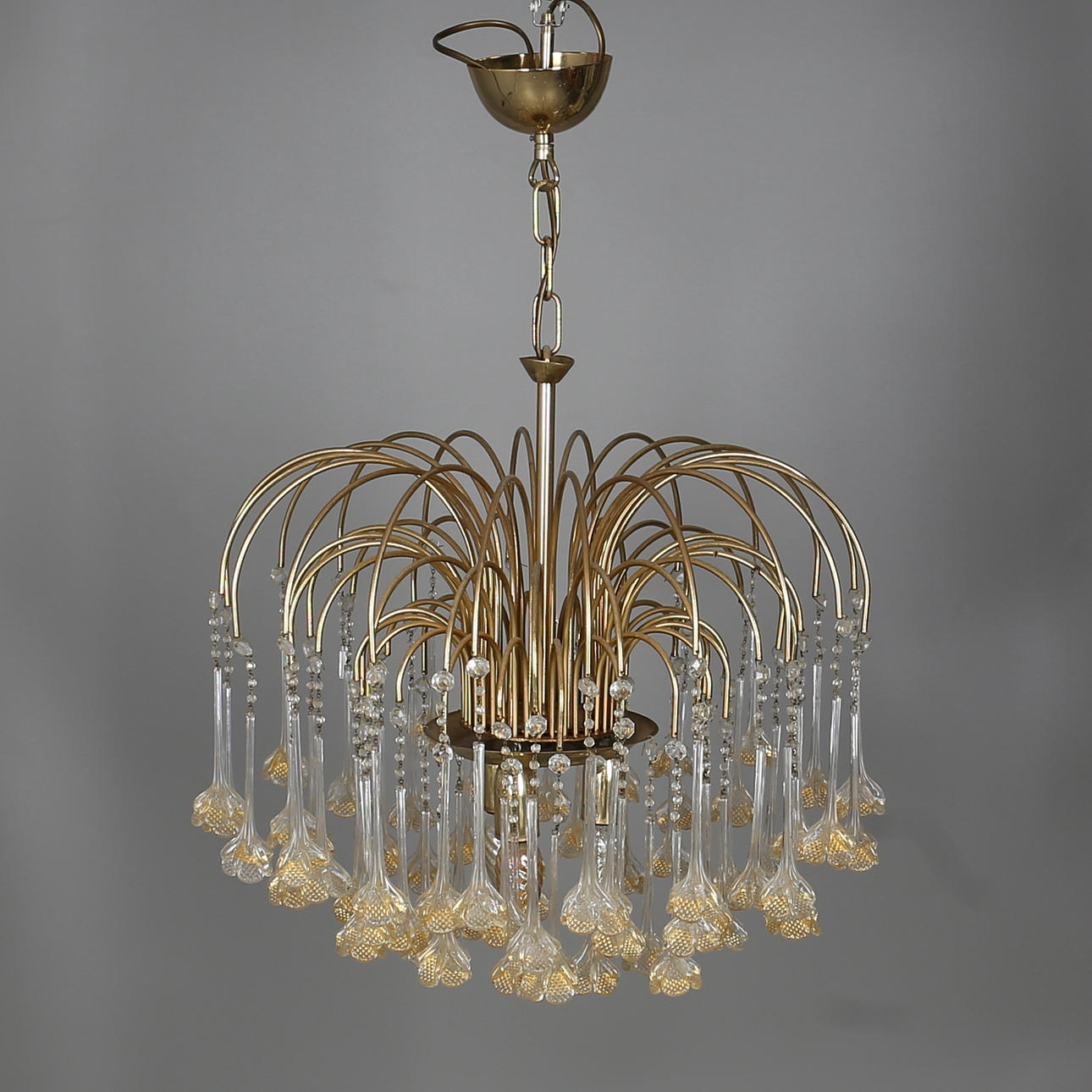 KRISTALLKRONA, trevånings med glasblommor, Italien, 1960-tal.