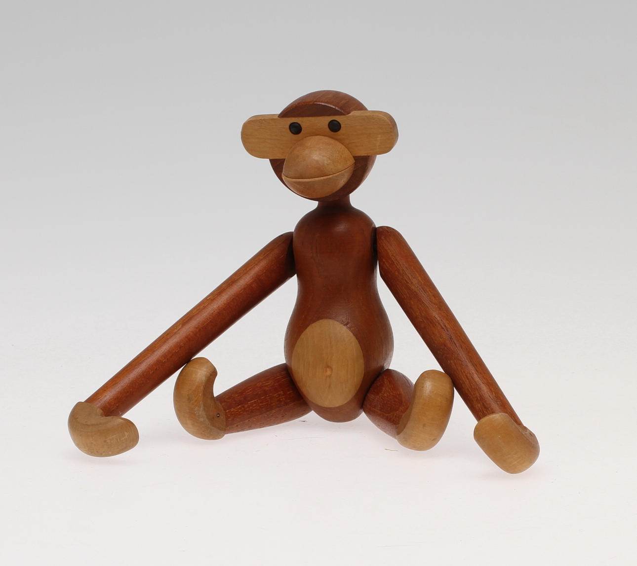 TRÄFIGURIN, Apan, teak, Kay Bojesen, Danmark.