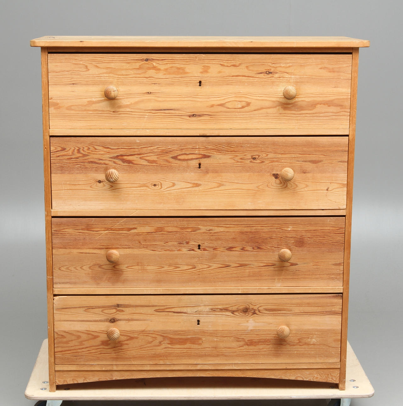 BYRÅ, med 4 lådor, furu, 1900-tal.