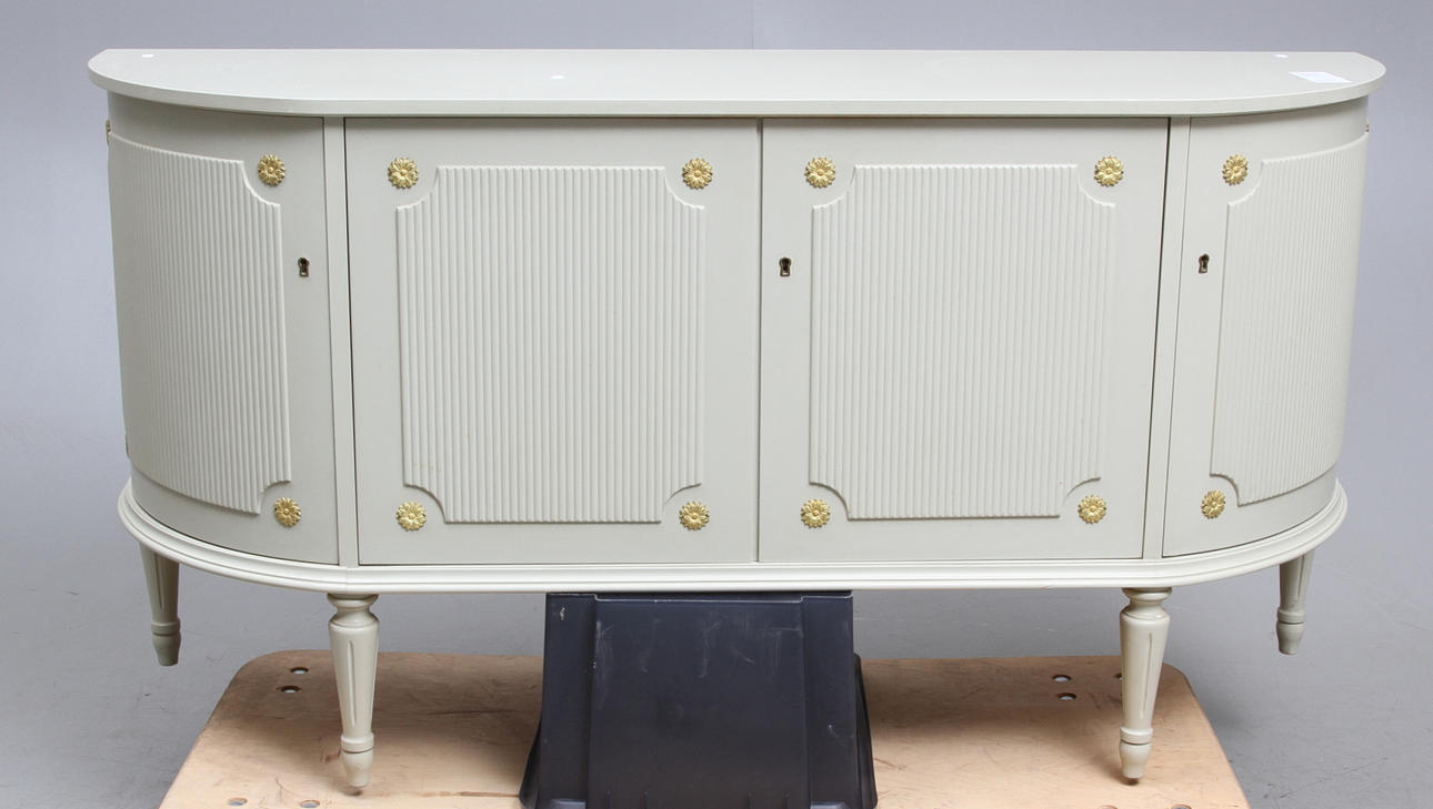 SIDEBOARD, gustaviansk-stil, 1900-talets andra hälft.