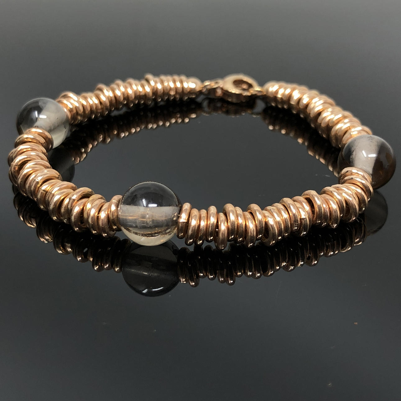 SILHOUETTE. Rökkvarts armband.