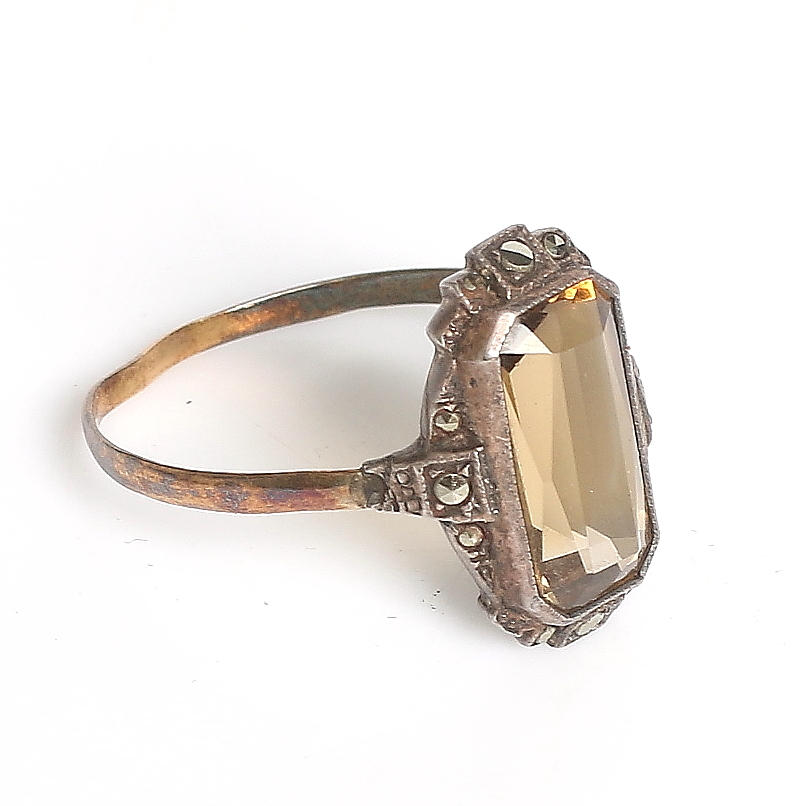 RING med CITRIN, 18 k guld och silver. Vikt 4 gram.