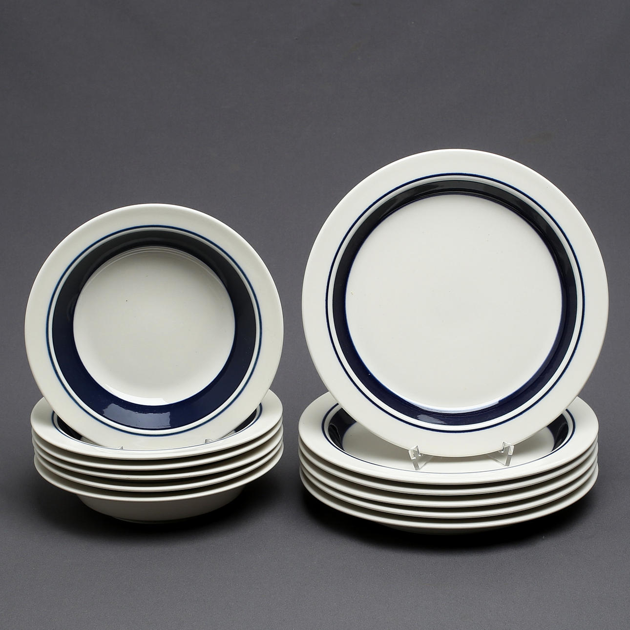 lautaset, 12 kpl, posliini, "Kasino", Göran Bäck, Arabia.