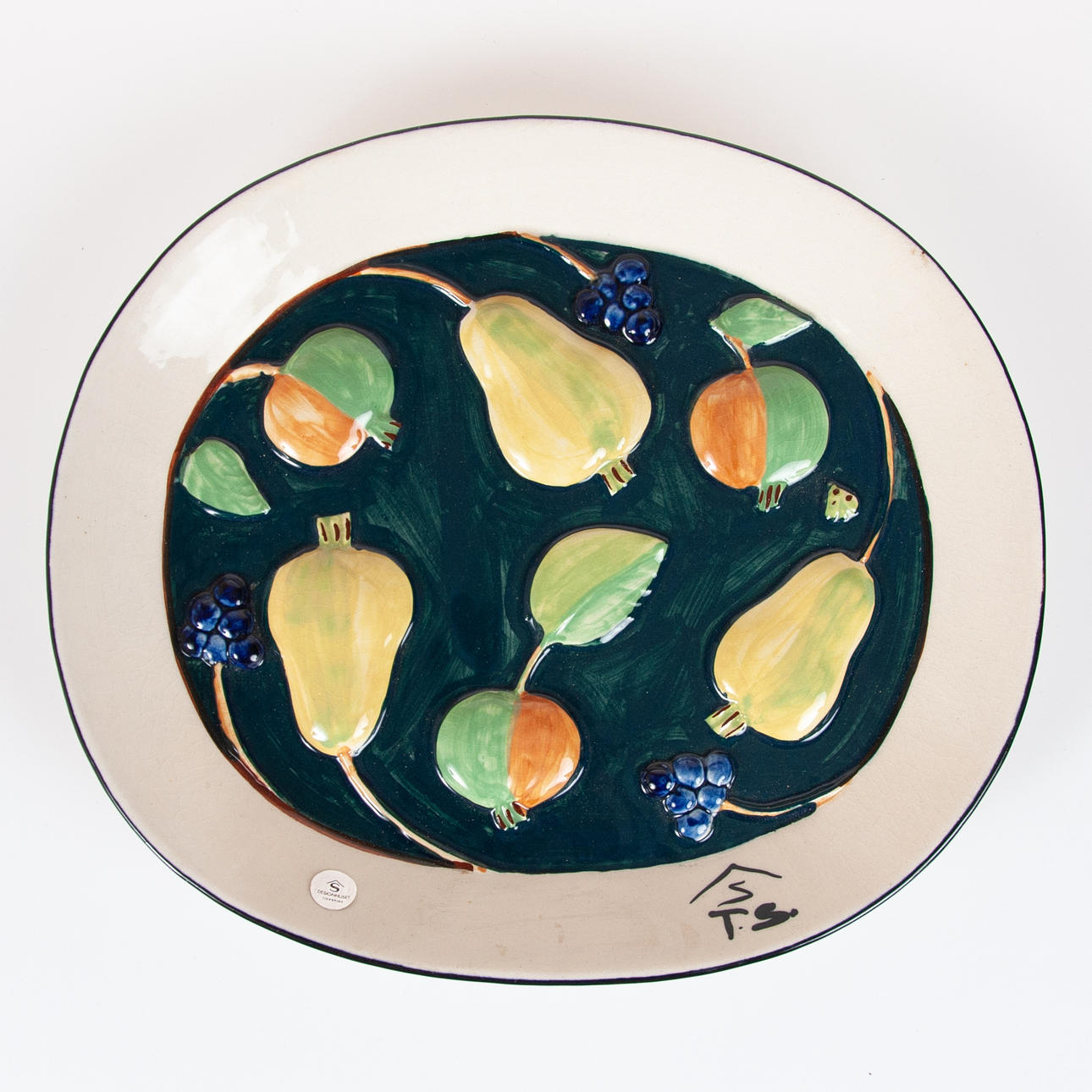 TIMO SARVIMÄKI. Dishes, stoneware, Designhuset.