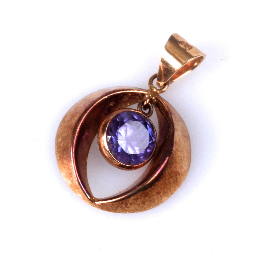 HÄNGE, 18 k, med ametist, Ekströms Aktiebolag D, 1975.