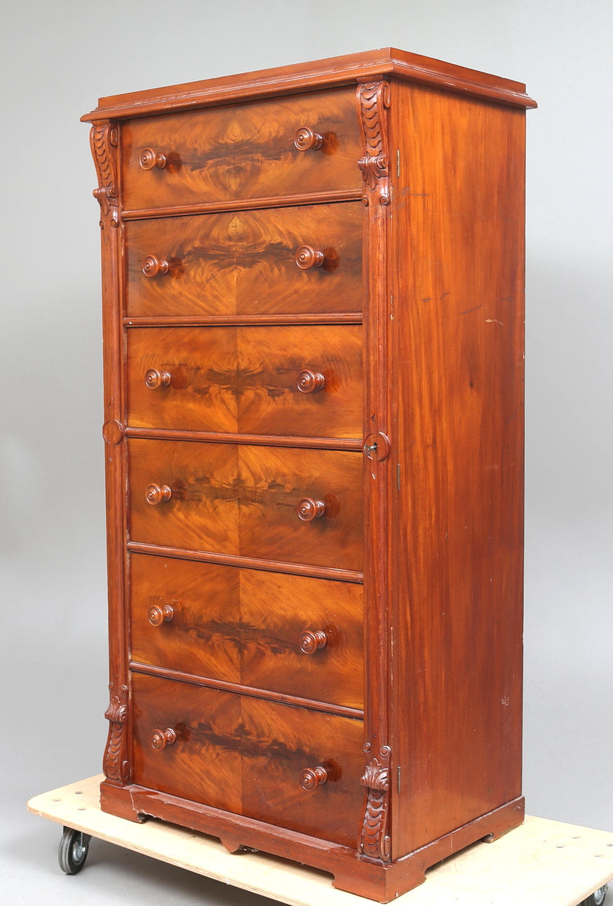 BYRÅ. 6 lådor, 1800-tal.