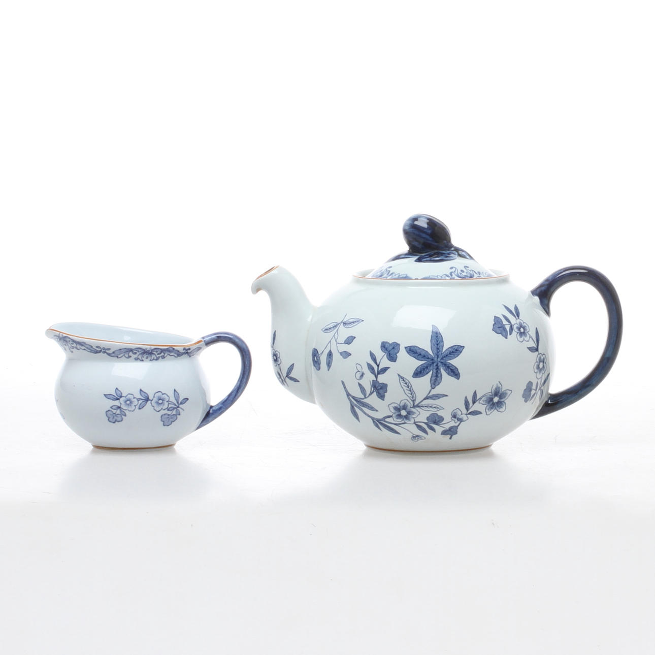 TEKANNA och GRÄDDKANNA, porslin, Ostindia, Rörstrand.