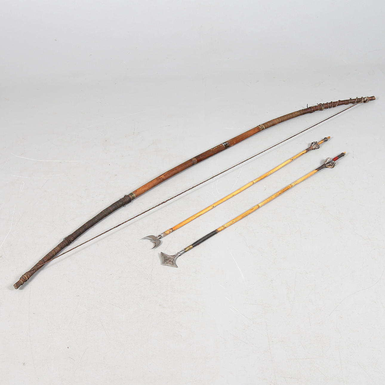 PILBÅGE och 2 PILAR, trä, Angola, Afrika.
