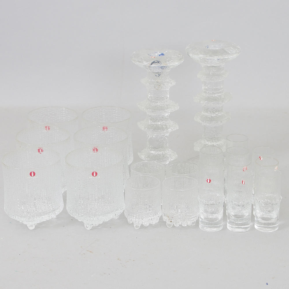 GLASSERVIS SAMT LJUSTAKAR, 22 delar, Iittala.