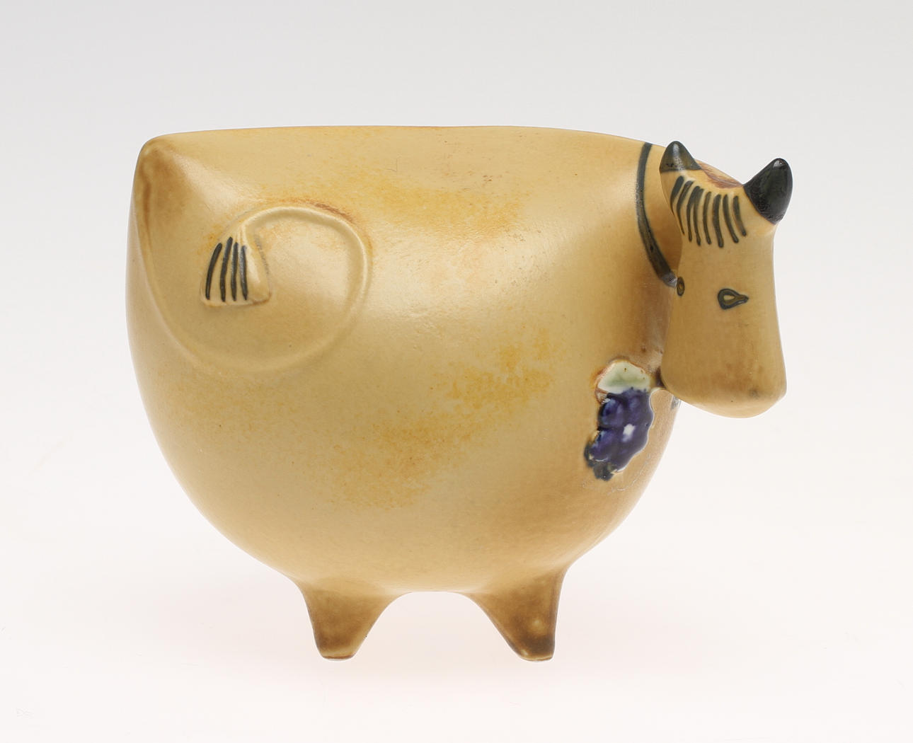 FIGURIN, Ko, stengods, Gustavsberg, Lisa Larson.