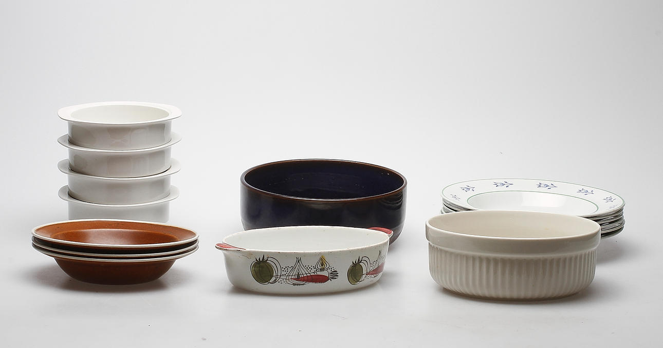 PORSLINS- och KERAMIKFÖREMÅL, bland annat Gustavsberg,1900-tal.