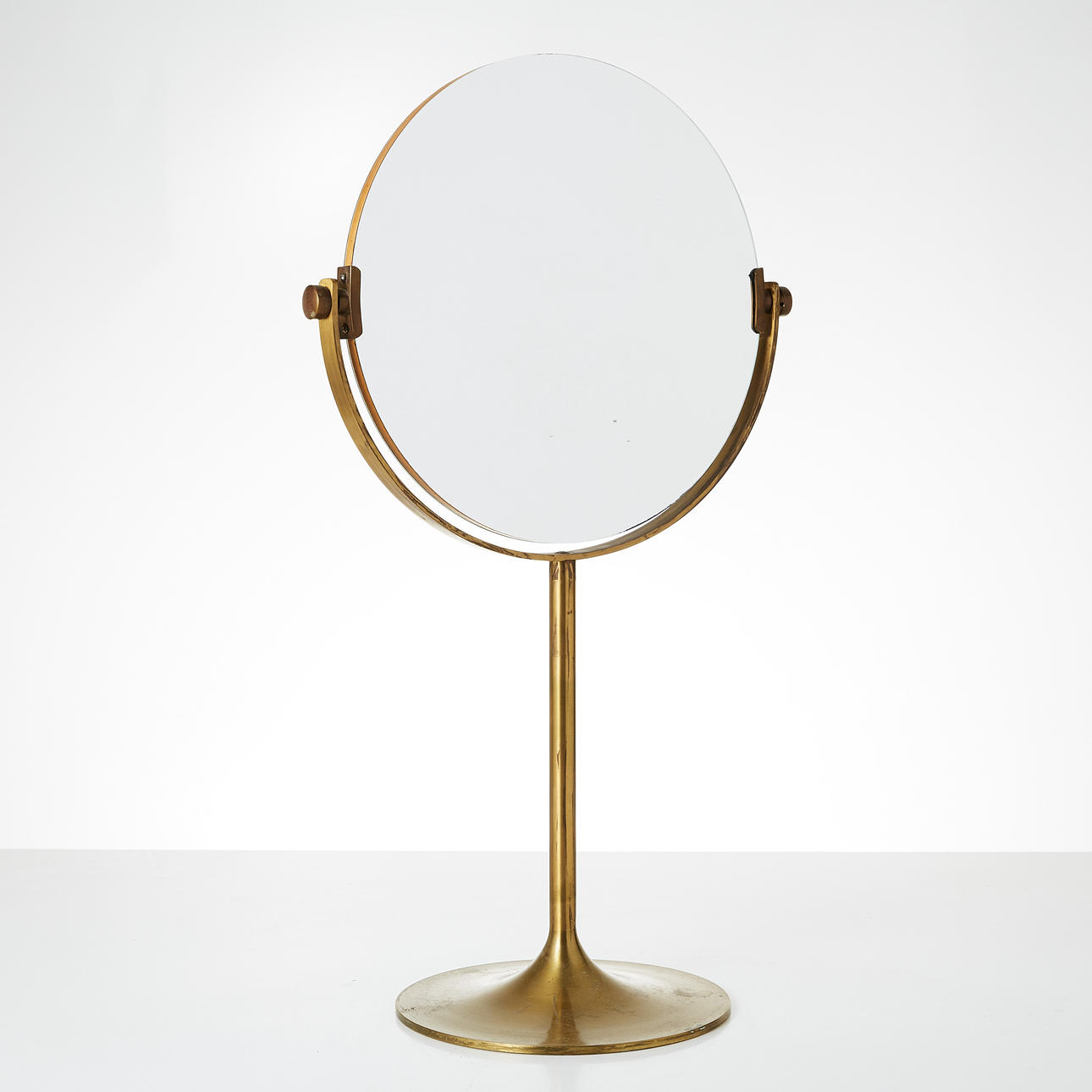 BORDSSPEGEL, mässing, 1900-talets mitt.