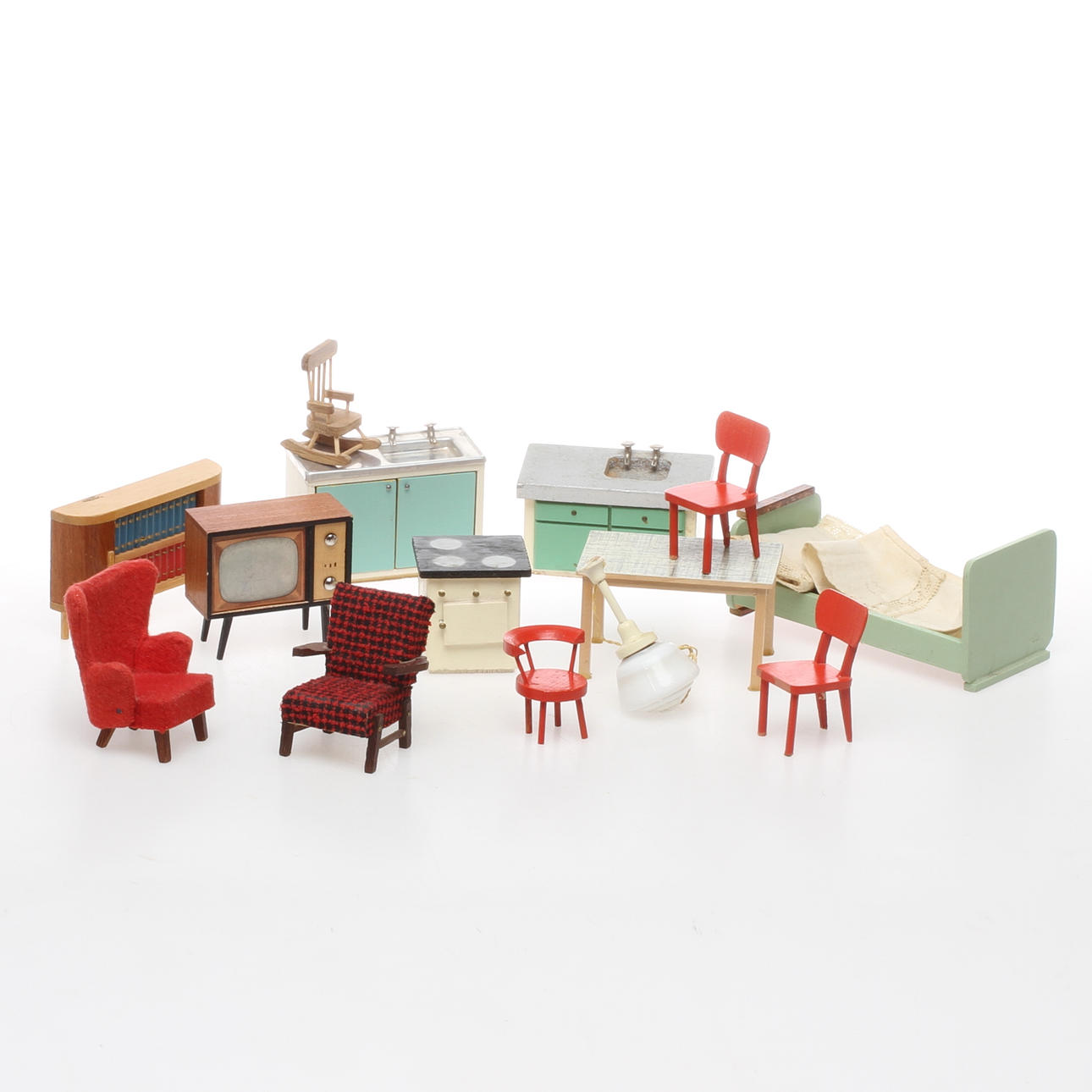 DOCKMÖBLER, 13 delar, bla Arkitekt J. Udd.