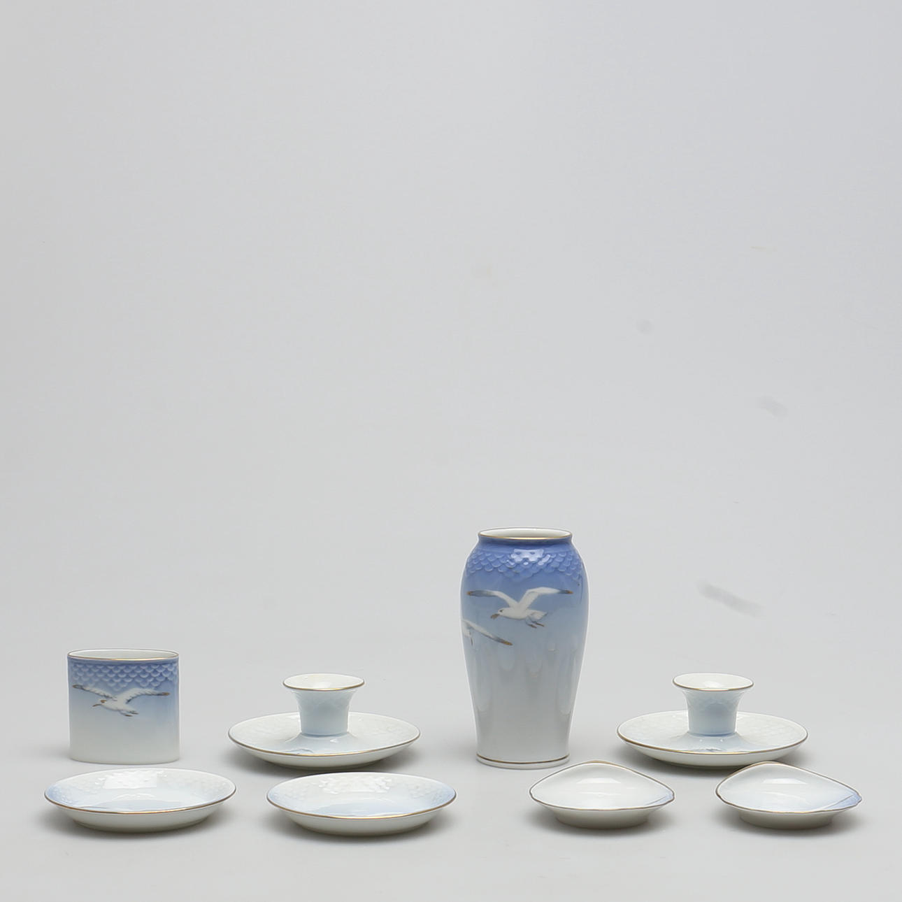 PORSLINSDELAR, 8 st, Blå Måsen med guldkant, B&G Danmark.