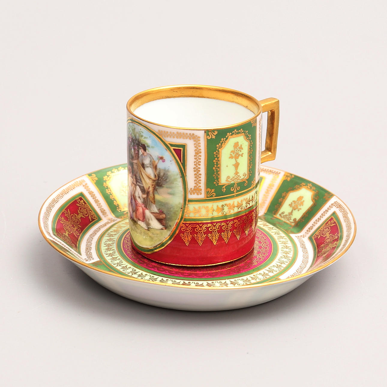 KAFFEKOPP med FAT, Wien. Keramik & Porslin - Europeiskt - Auctionet