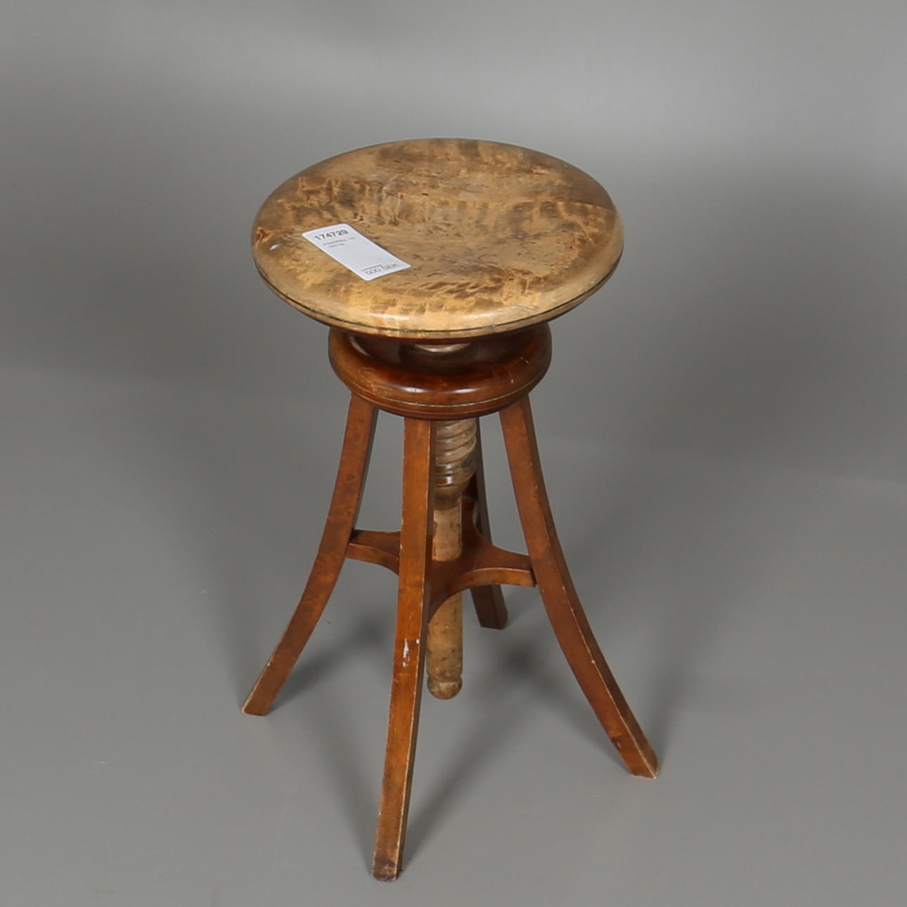 PIANOPALL, trä, 1800-tal.