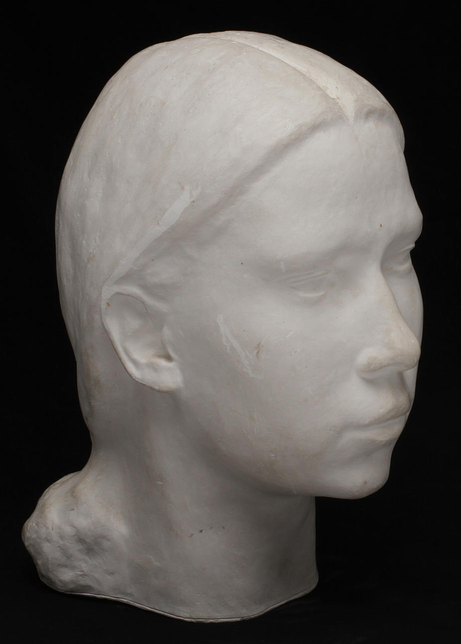 SÖREN OLSSON. Porträttbyst, gips, signerad.