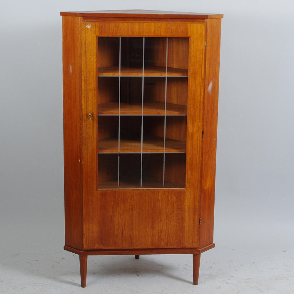 HÖRNSKÅP, teak, 1960-tal.