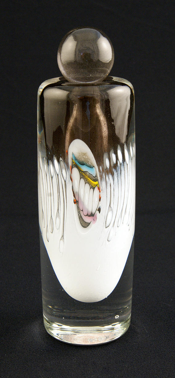 PLASTFLASKA. Ingrid Donhauser. Botten monogram ”ID”.