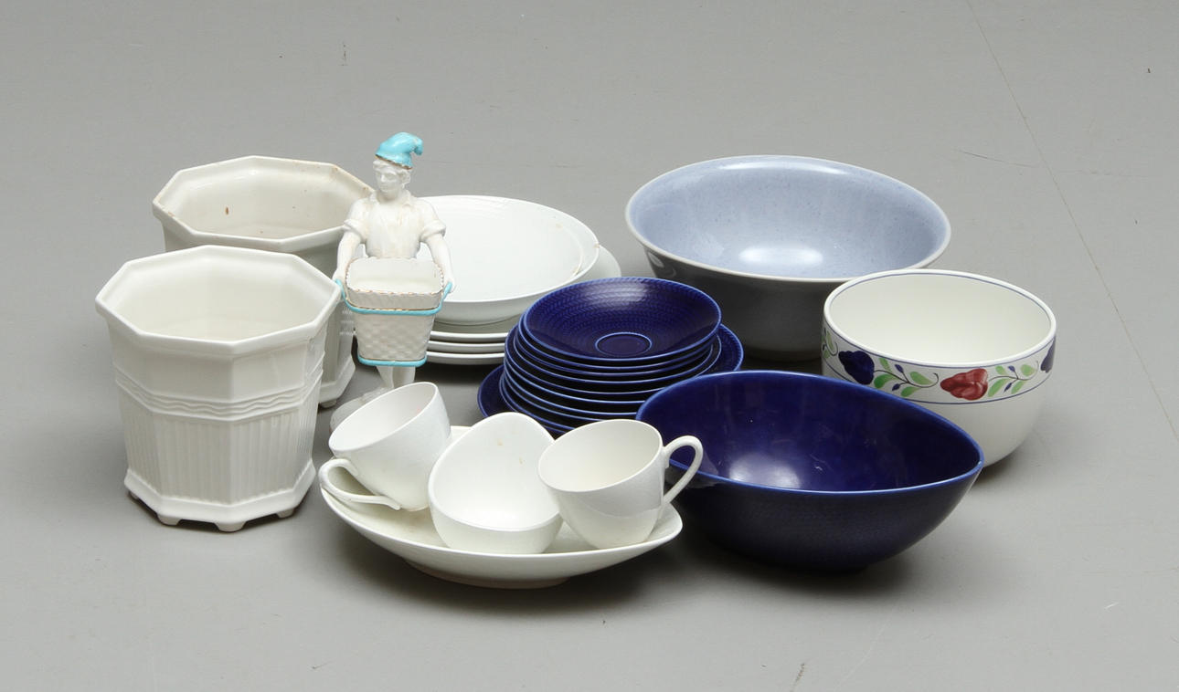 PARTI KERAMIK, 26 delar, bla. Gustavsberg & Rörstrand, 1900-tal.