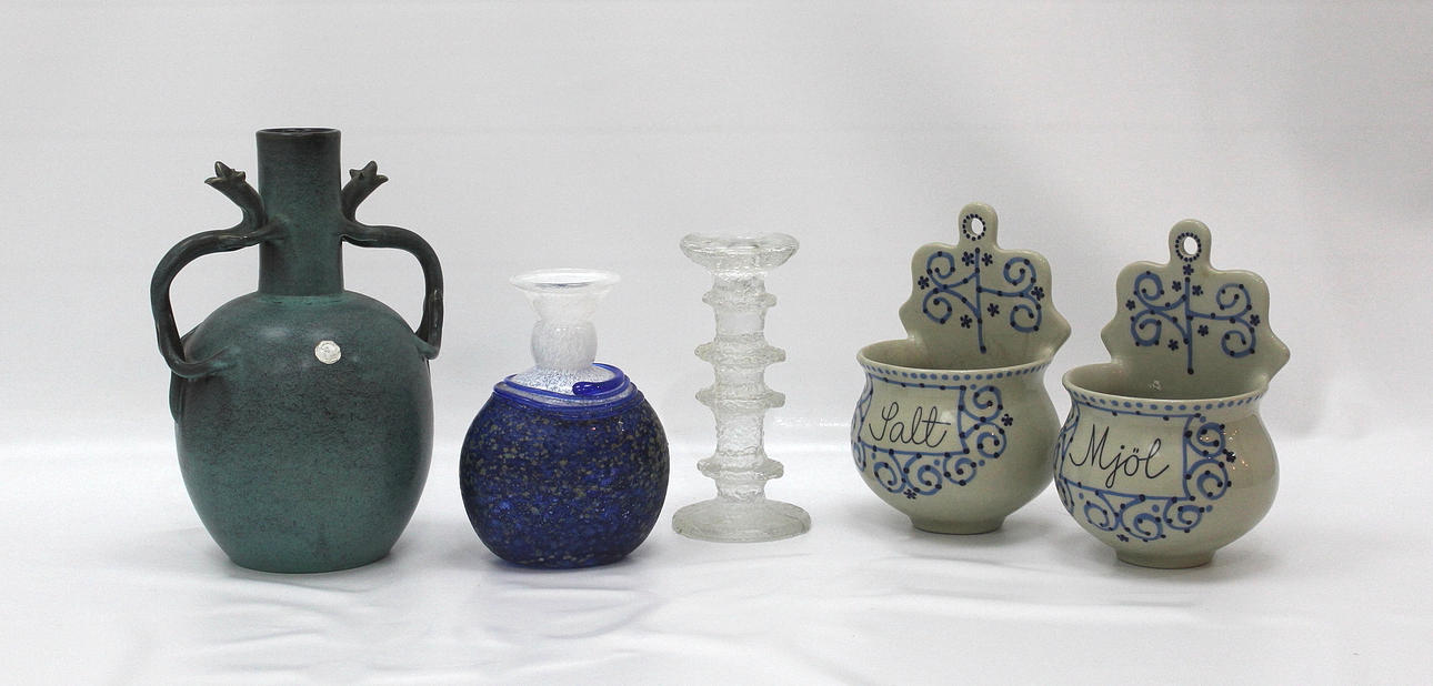 GLAS OCH PORSLINSFÖREMÅL 5 delar.