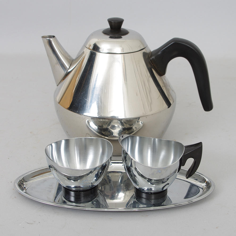 TEKANNA SAMT SERVERINGSSET, Nils-Johan.