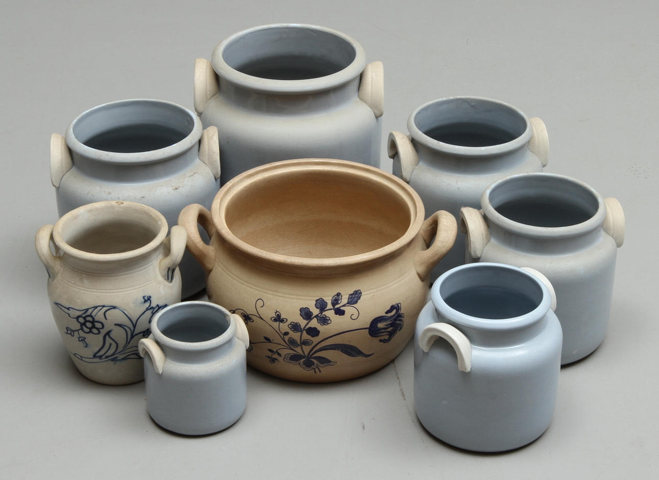 KERAMIKKRUS, 8 st, bla. Gustavsberg.