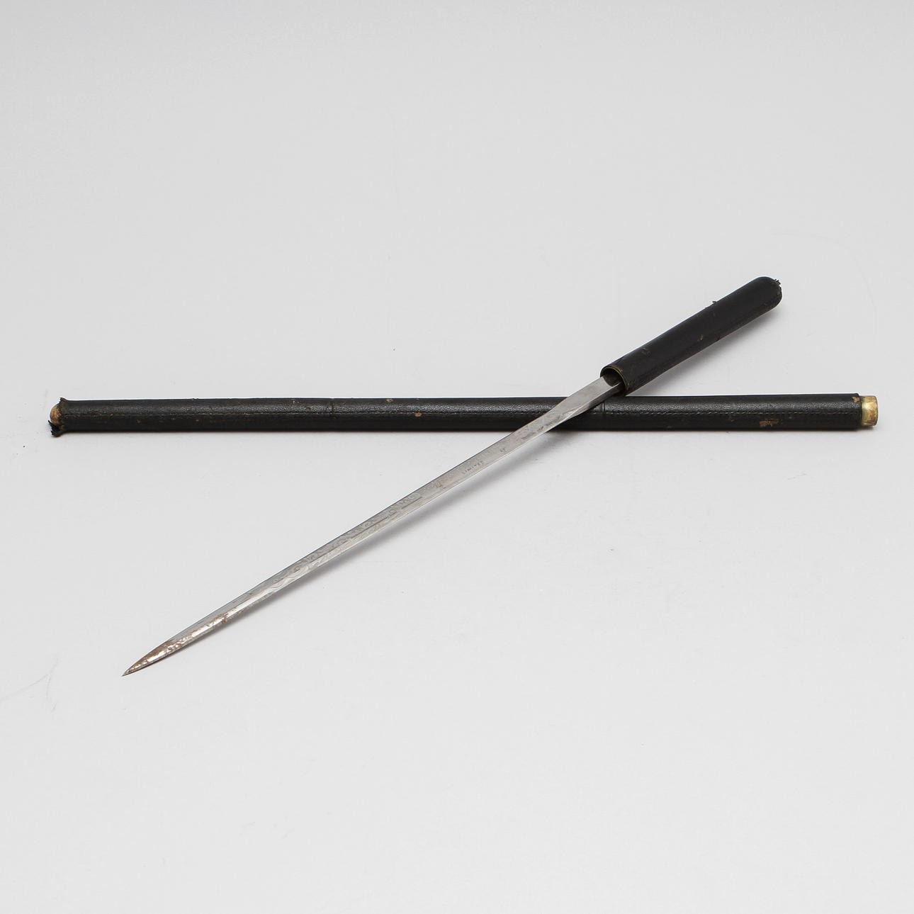 STICKVAPEN, "Charles Clements, London limited" i balja.