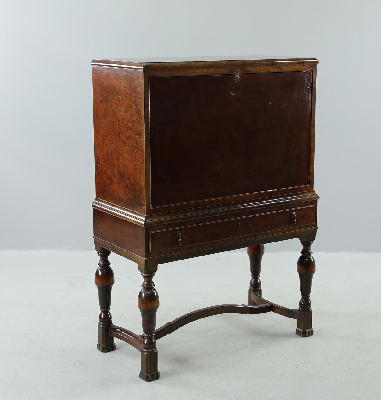 SCHRANK, mahagonifarben, 20. Jahrhundert.