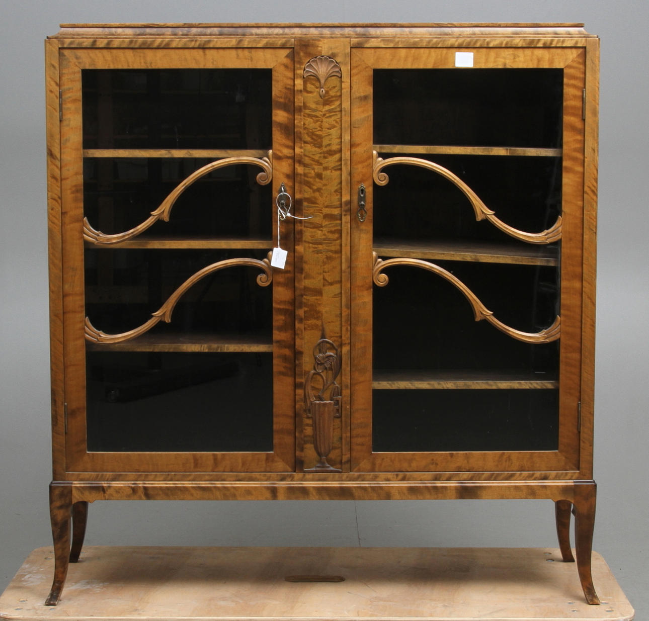 VITRINSKÅP, 1920-tal.