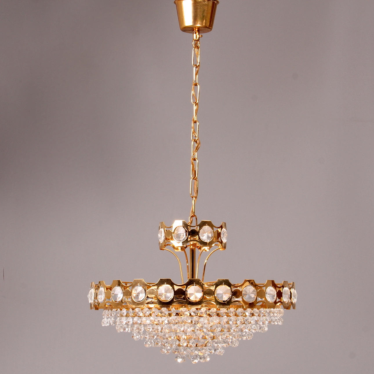 TAKARMATUR, med prismor, mässing, 1900-tal.