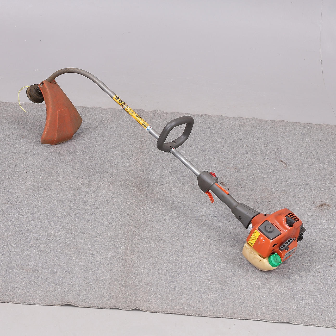 Græstrimmer, Husqvarna 322C.