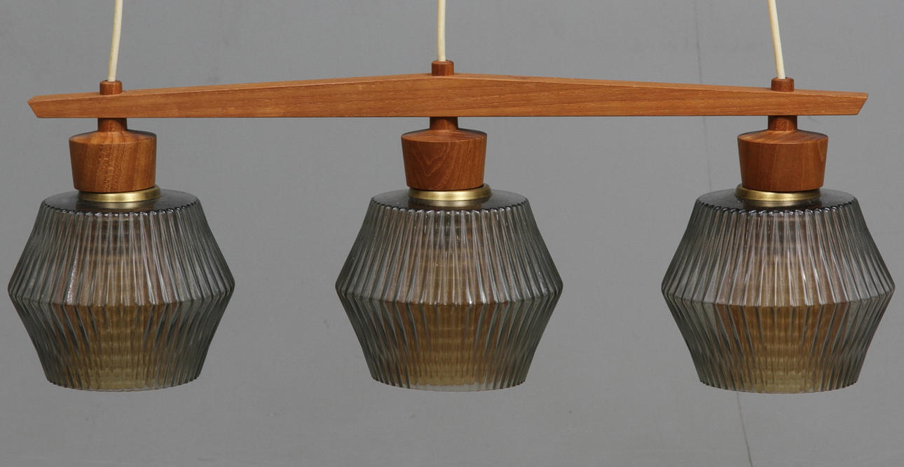 TAKLAMPA, 1950/60-tal. Höjd utan kabel 23 cm.