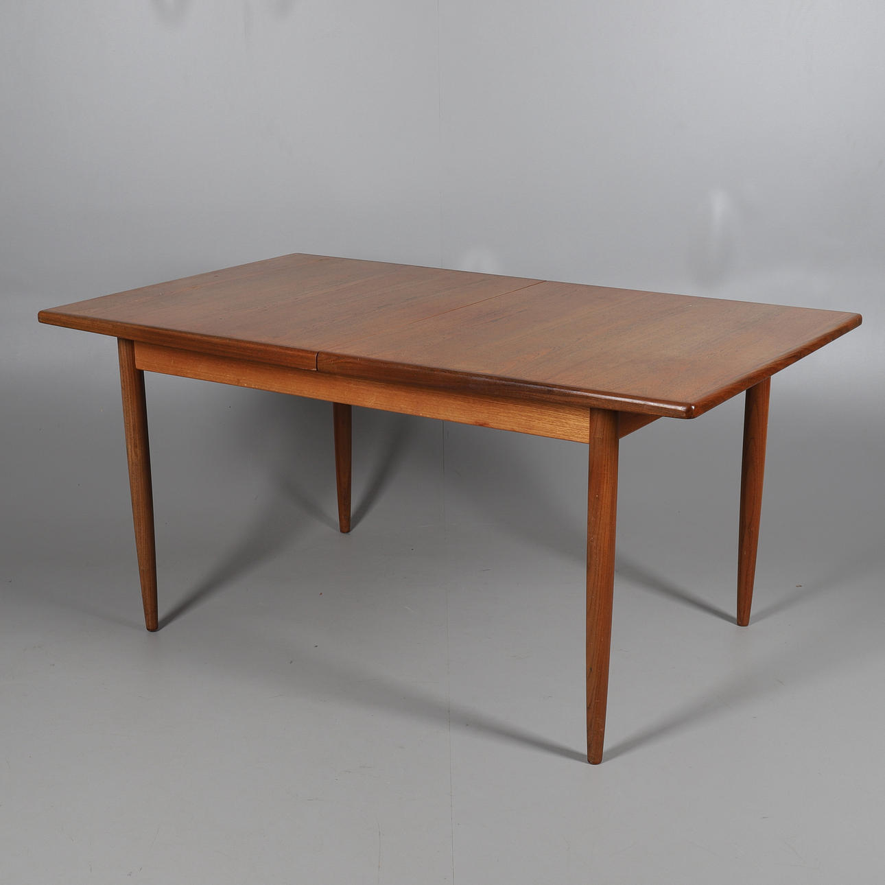 MATBORD, dansk stil, teak och valnöt.