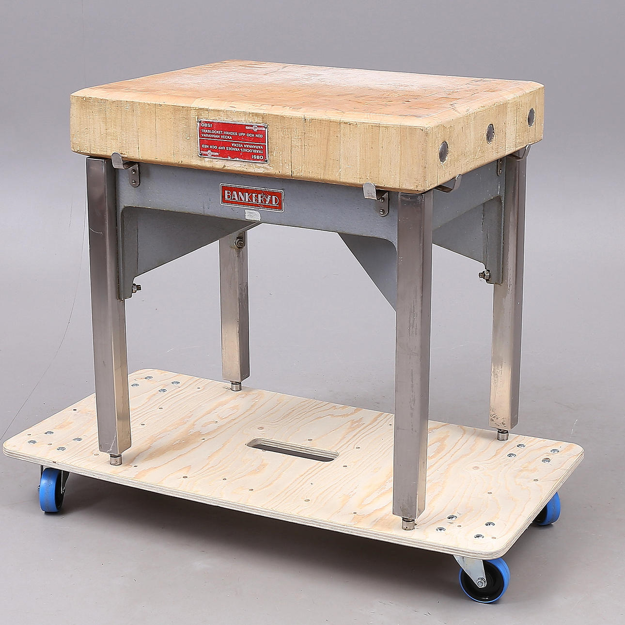 CHOPPING WOOD/CUTTING TABLE/Slaughter BENCH, Bankeryd.