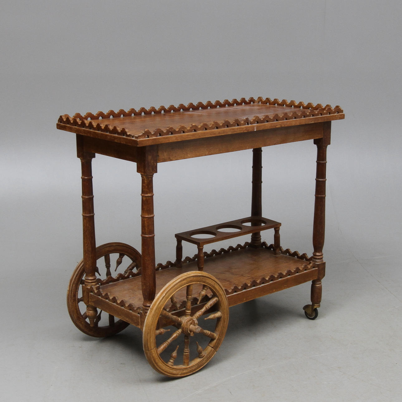 SERVERINGSVAGN, trä, 1900-tal.