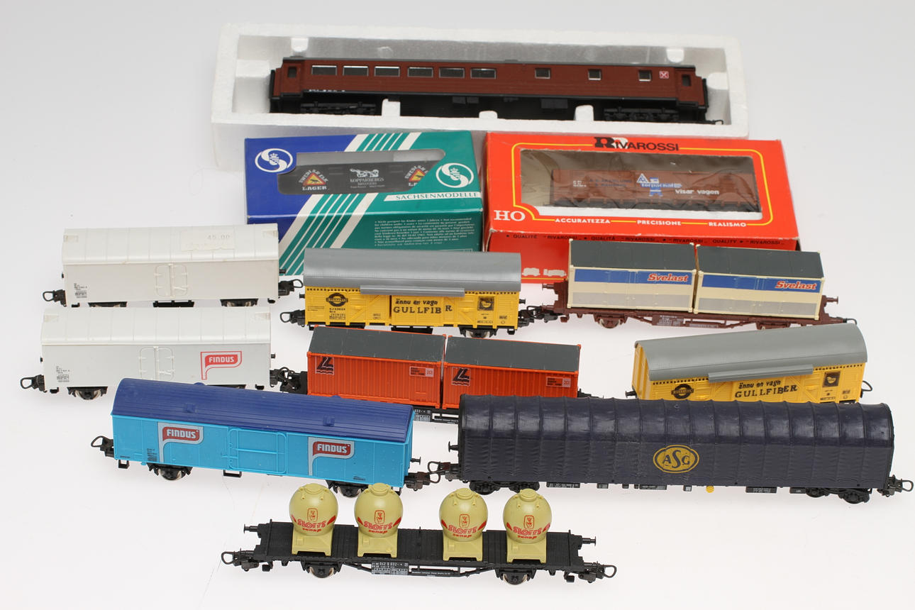 MODELLTÅG mestadels LIMA, 12 stycken vagnar.