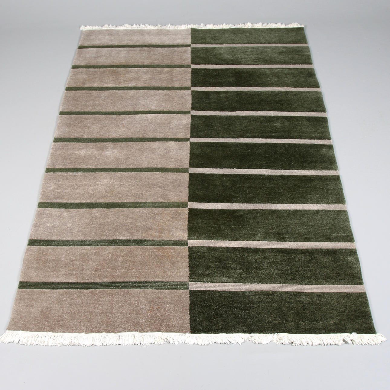 MATTA, ull, 2000-tal. 170 x 247 cm.