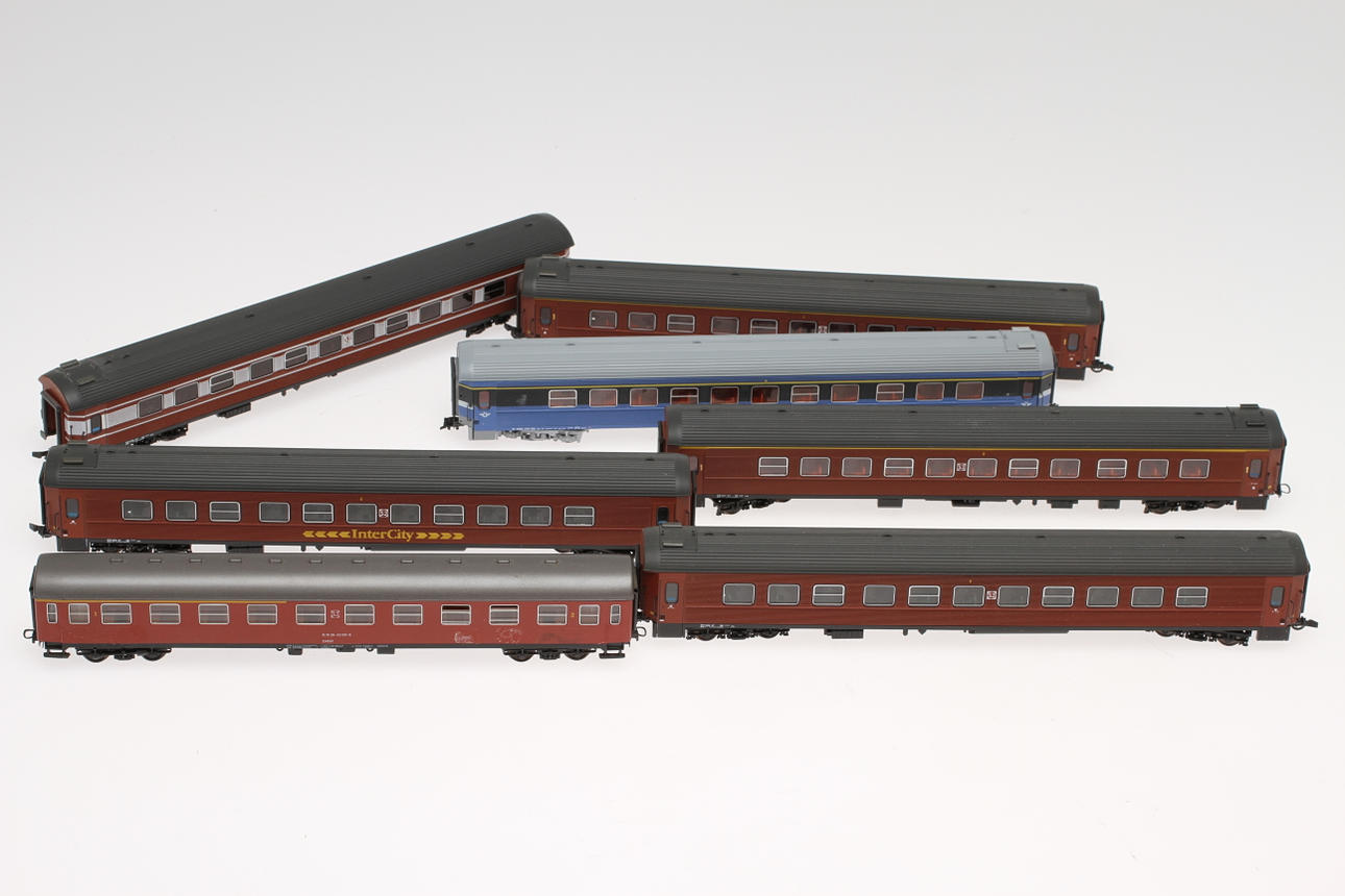 MODELLTÅG ROCO SVENSKA personvagnar 7 stycken.