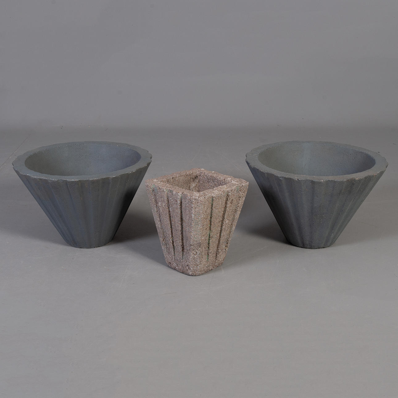 KRUKOR TRÄDGÅRD. 3 st. betong.