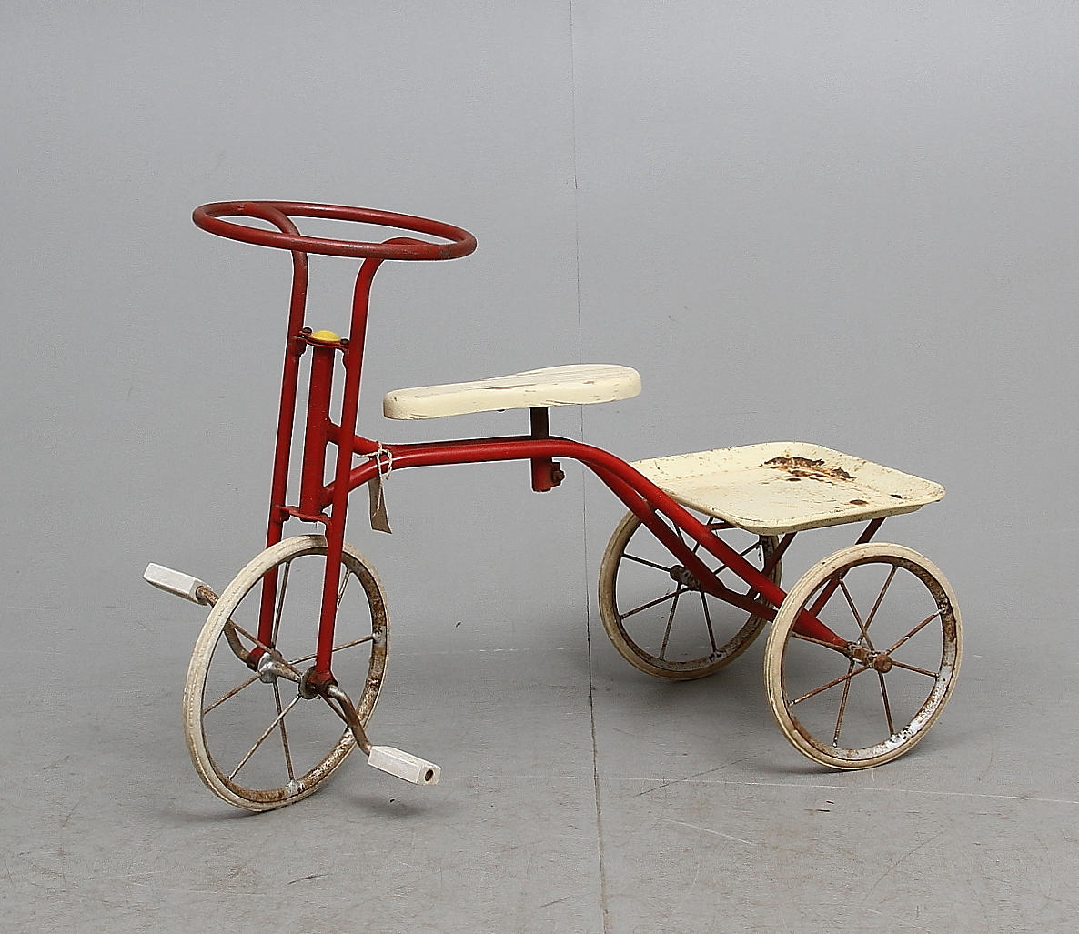 BARNCYKEL, metall, 1900-talets mitt.